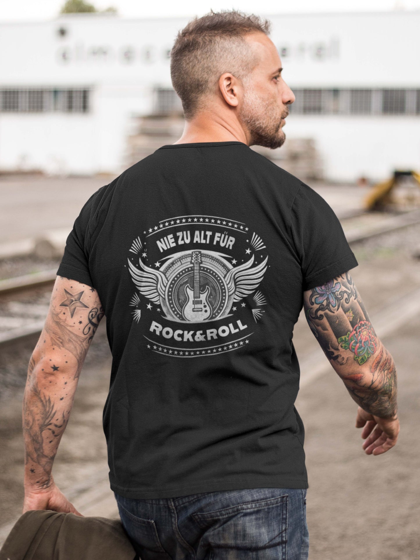 NIE ZU ALT_Backprint_Basic Shirt Unisex